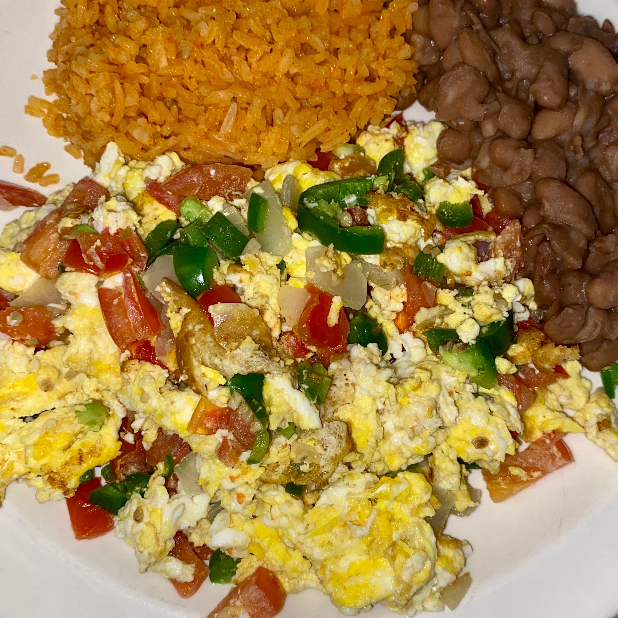 Huevos a la Mexicana.